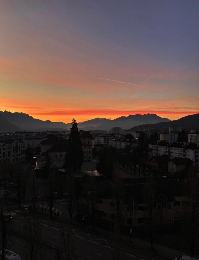 Luxueux Appartement T4 - Lac 5 Min - Parkings Privatifs - Vue Lac Et Montagne Annecy Buitenkant foto