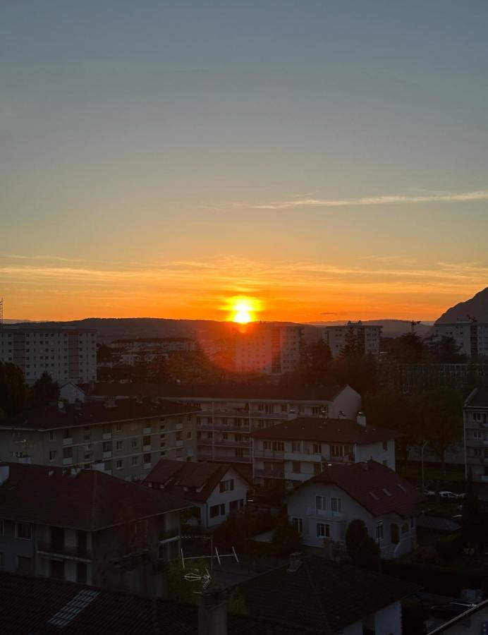 Luxueux Appartement T4 - Lac 5 Min - Parkings Privatifs - Vue Lac Et Montagne Annecy Buitenkant foto