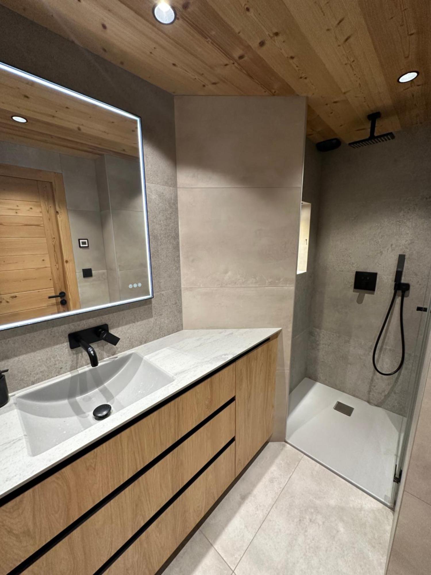 Luxueux Appartement T4 - Lac 5 Min - Parkings Privatifs - Vue Lac Et Montagne Annecy Buitenkant foto