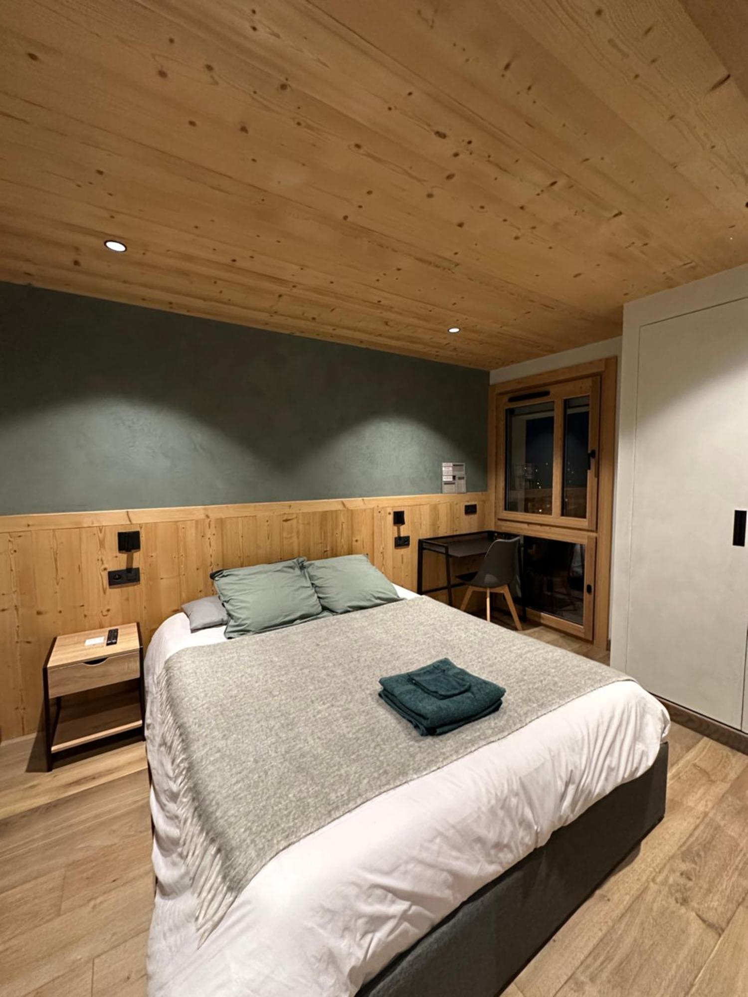 Luxueux Appartement T4 - Lac 5 Min - Parkings Privatifs - Vue Lac Et Montagne Annecy Buitenkant foto